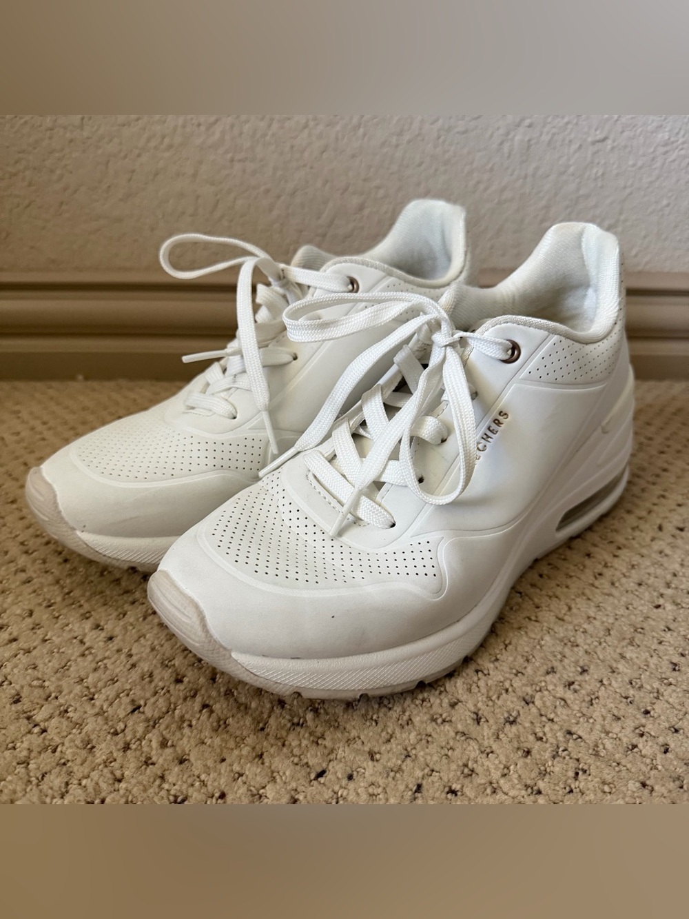 Skechers Street Los Angeles Women's SZ 8 MILLION AIR ELEVATED Sneakers White
